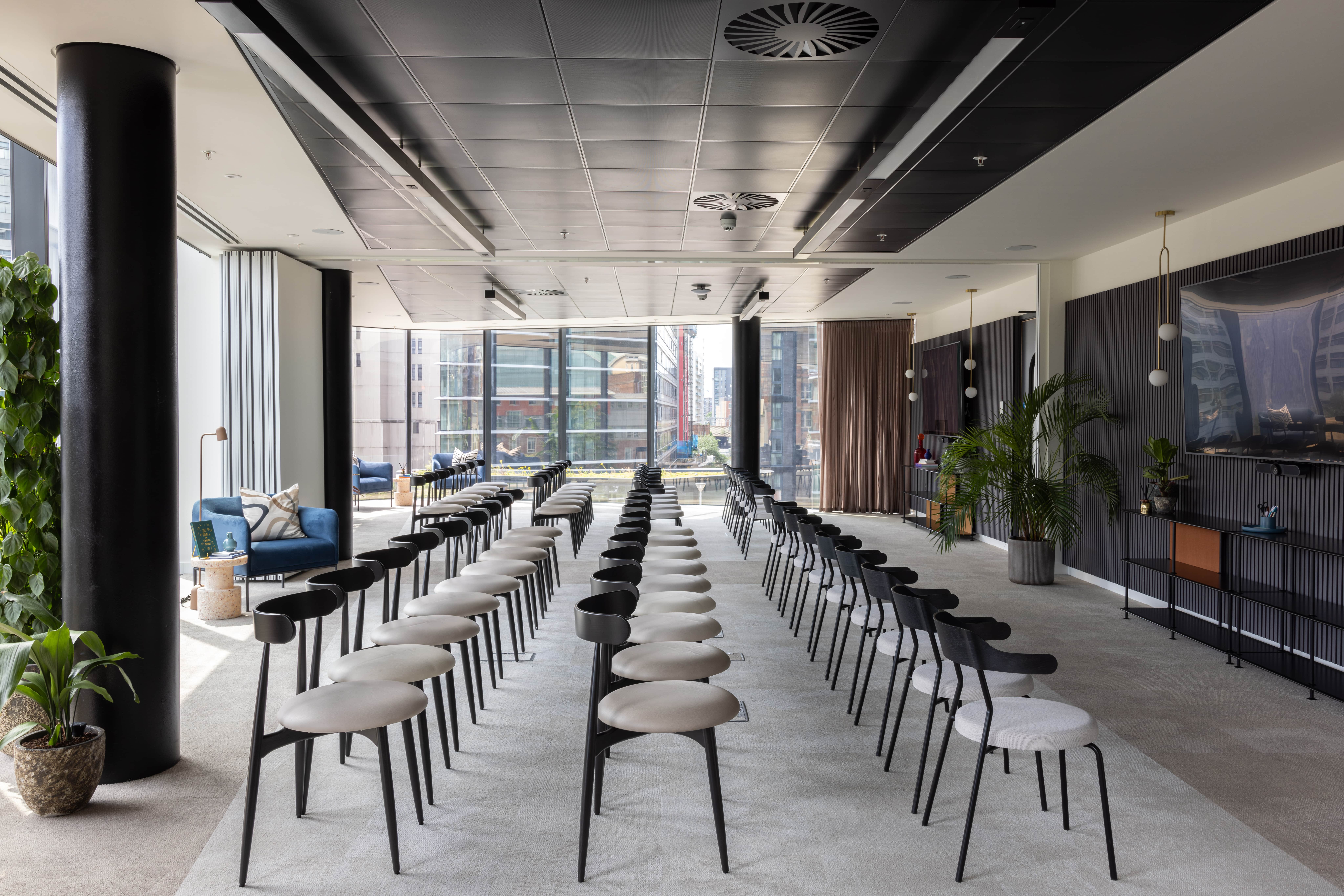 x+why - 100 Embankment – coworking space with Private Office in Manchester